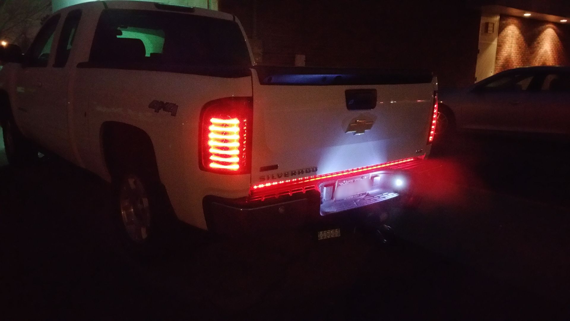 HowTo Wire an LED Tailgate Light Bar. HowTo